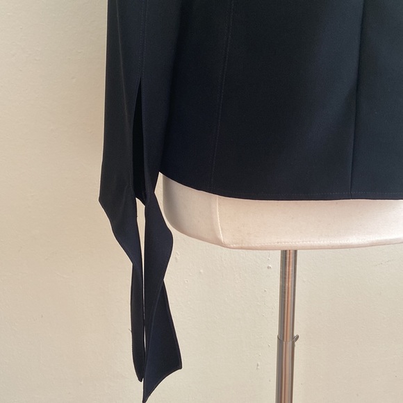 Carolina Herrera Black Blouse Size 8 - Picture 3 of 5